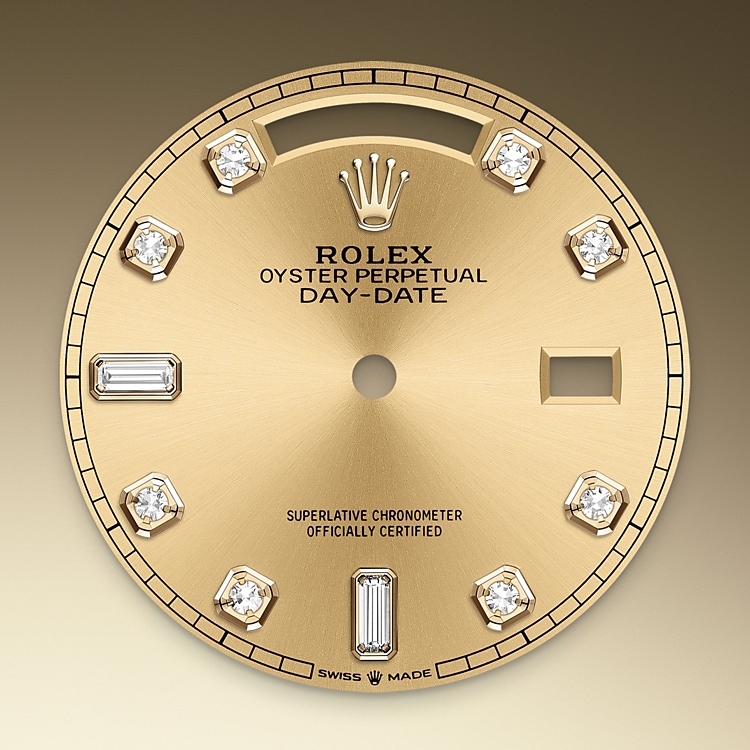 Champagne-colour dial Champagne-colour dial