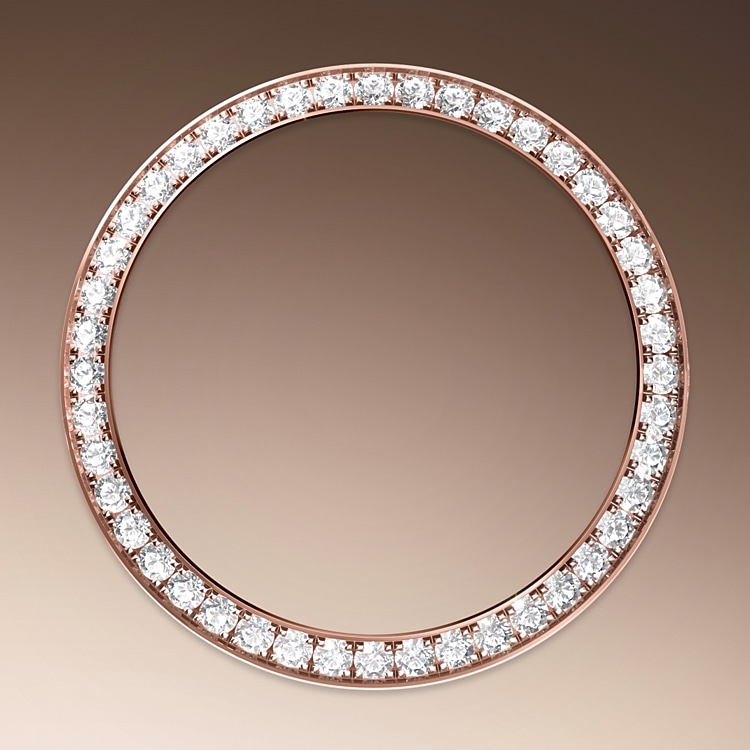 Diamond-set bezel Diamond-set bezel