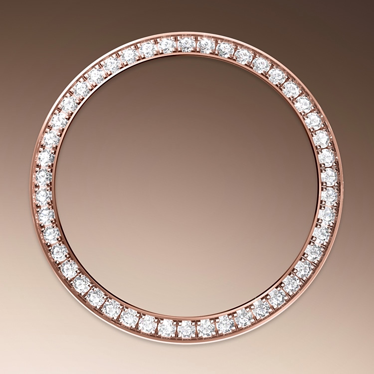 Diamond-set bezel Diamond-set bezel