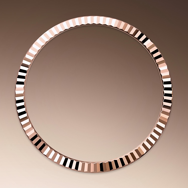 Fluted bezel Fluted bezel