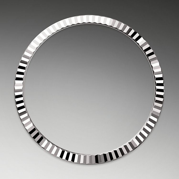 Fluted bezel Fluted bezel