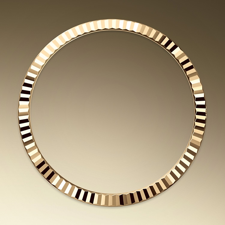 Fluted bezel Fluted bezel