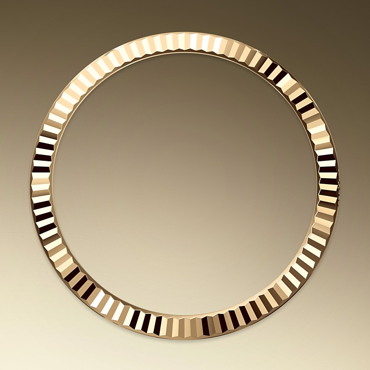 Fluted bezel Fluted bezel