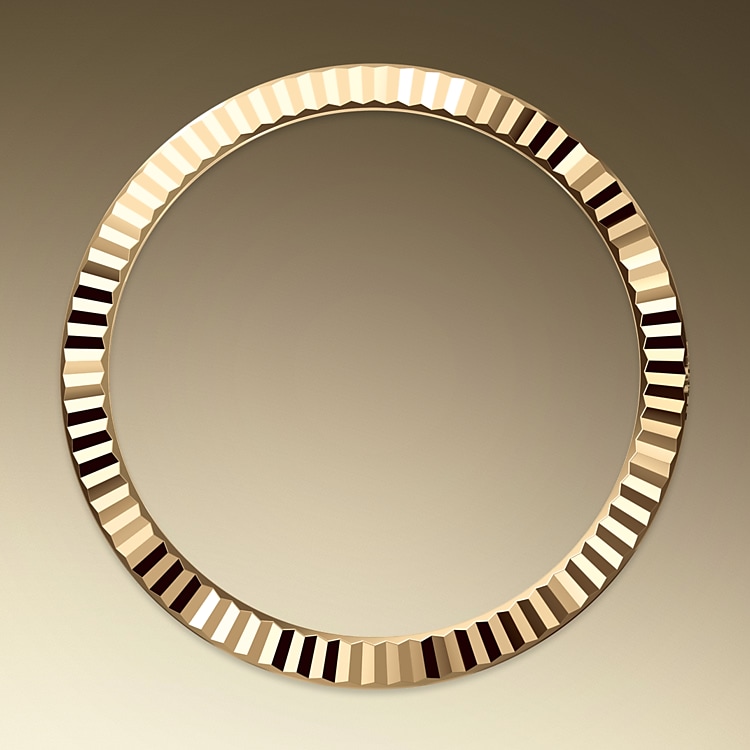 Fluted bezel Fluted bezel