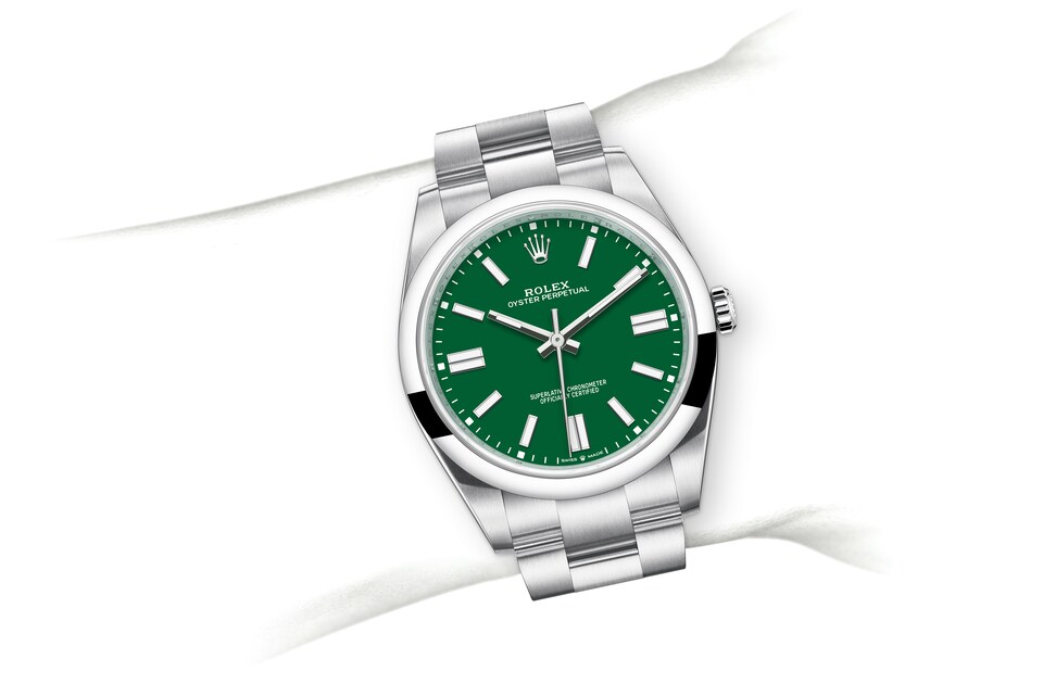 M124300-0005-on-wrist