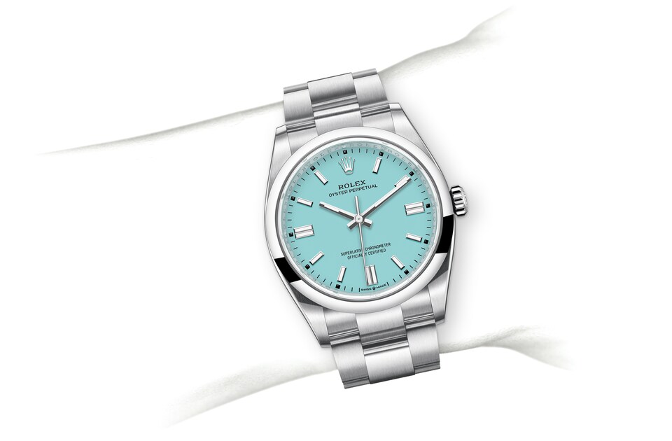 M126000-0006-on-wrist