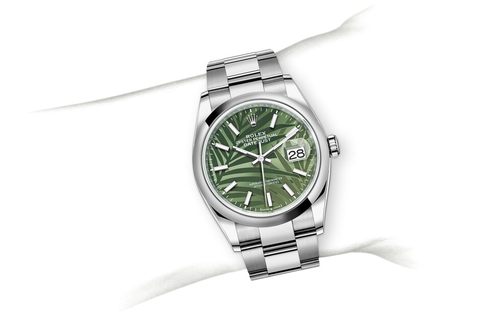 M126200-0020-on-wrist