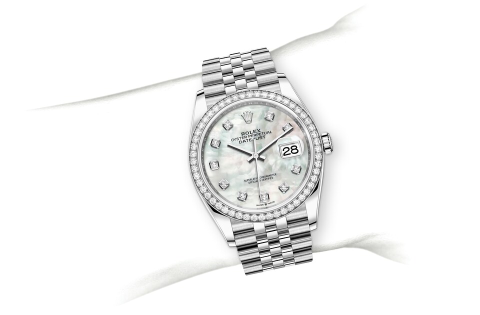M126284RBR-0011-on-wrist