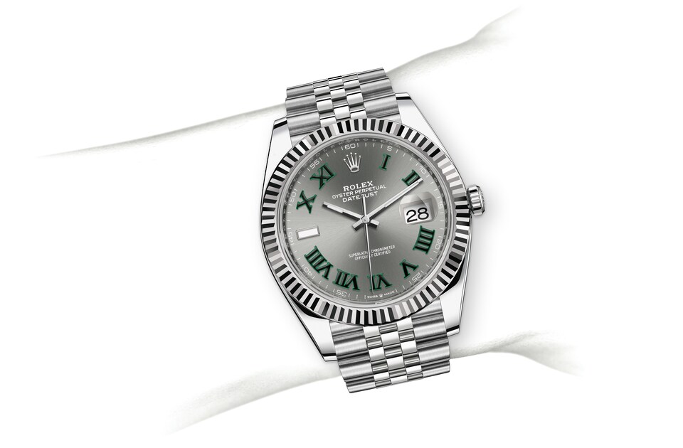 M126334-0022-on-wrist