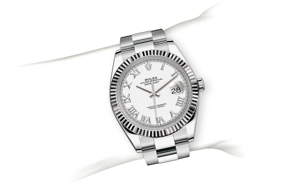 M126334-0023-on-wrist