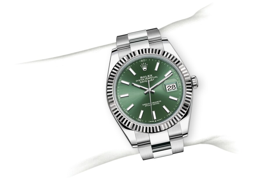 M126334-0027-on-wrist