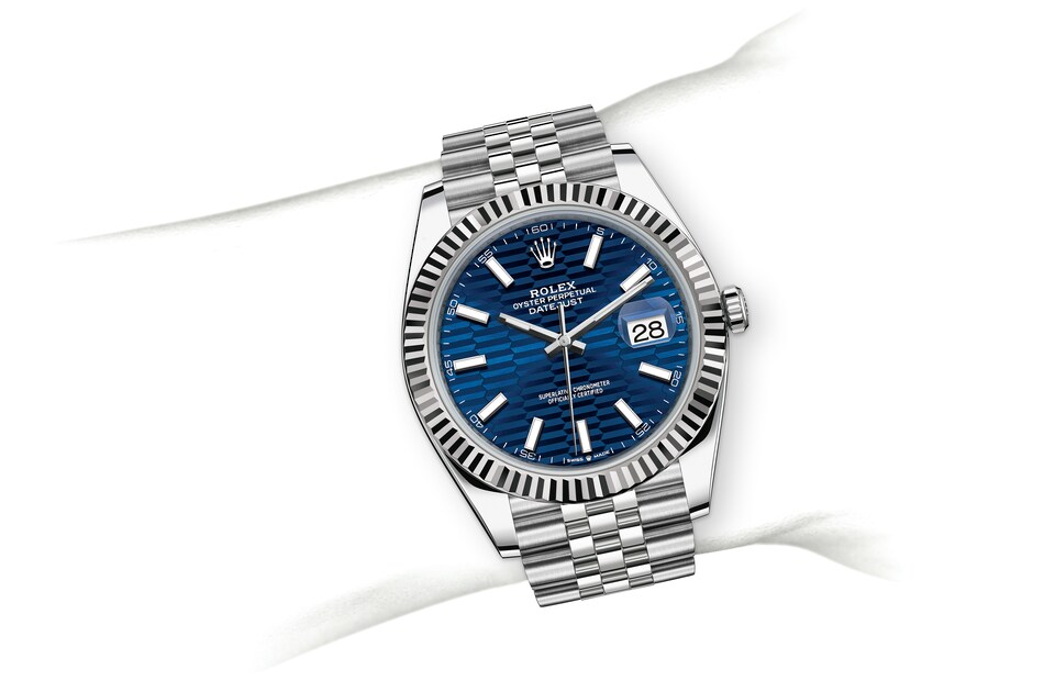 M126334-0032-on-wrist