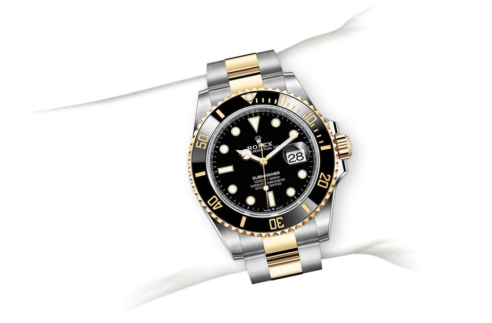 M126613LN-0002-on-wrist