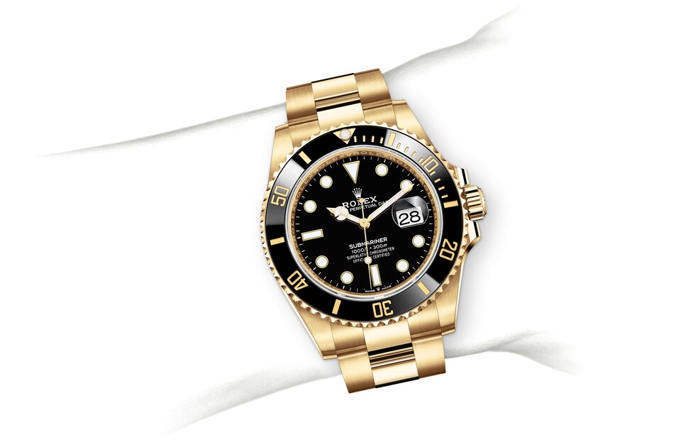 M126618LN-0002-on-wrist