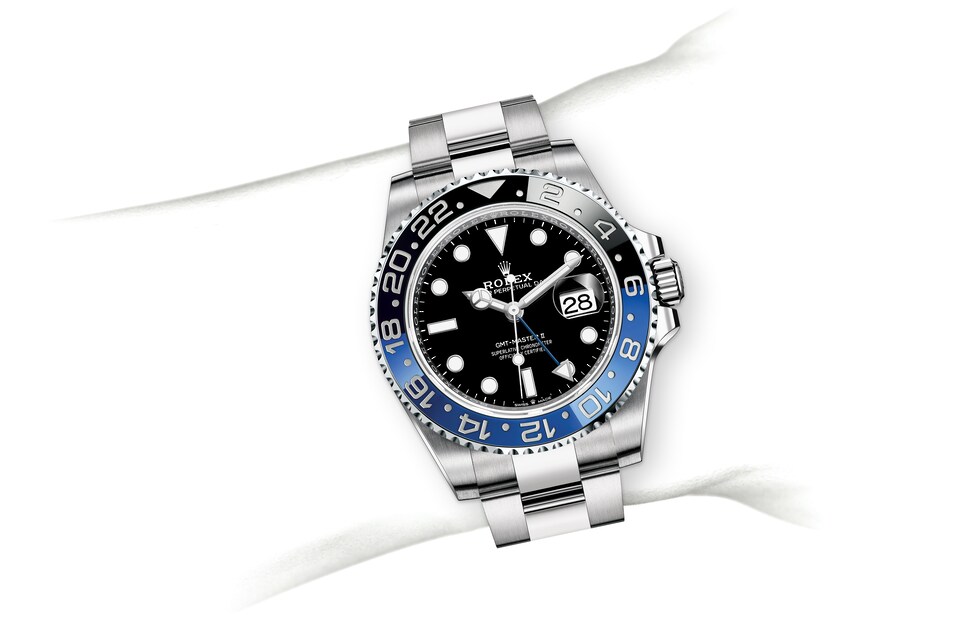 M126710BLNR-0003-on-wrist
