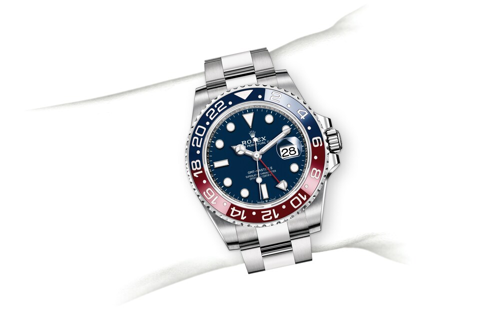 M126719BLRO-0003-on-wrist