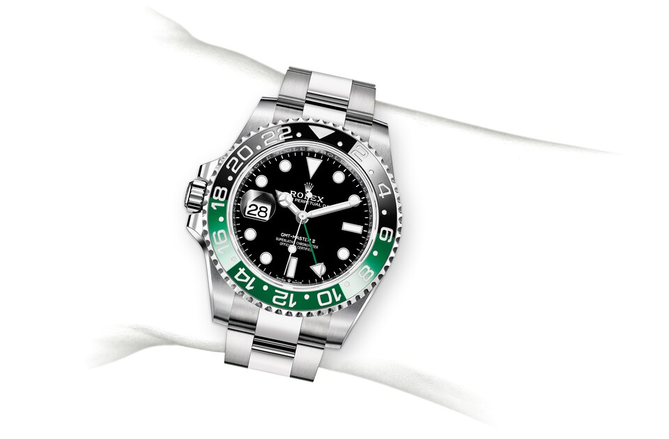M126720VTNR-0001-on-wrist
