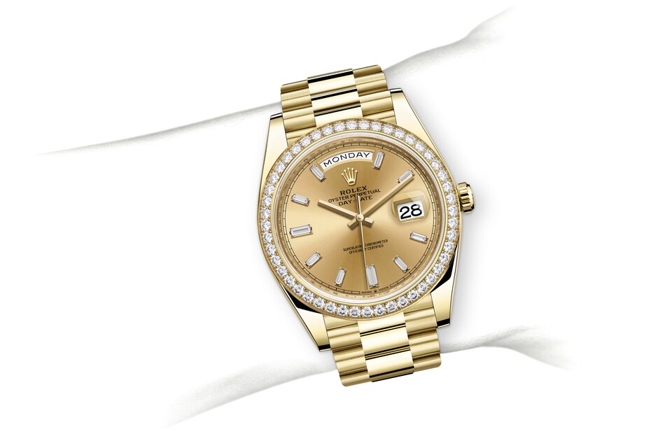 M228348RBR-0002-on-wrist