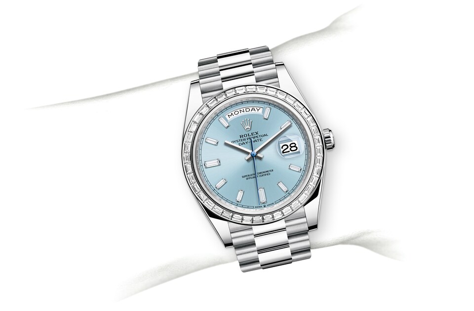 M228396TBR-0002-on-wrist