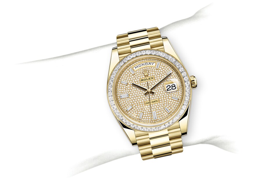 M228398TBR-0036-on-wrist
