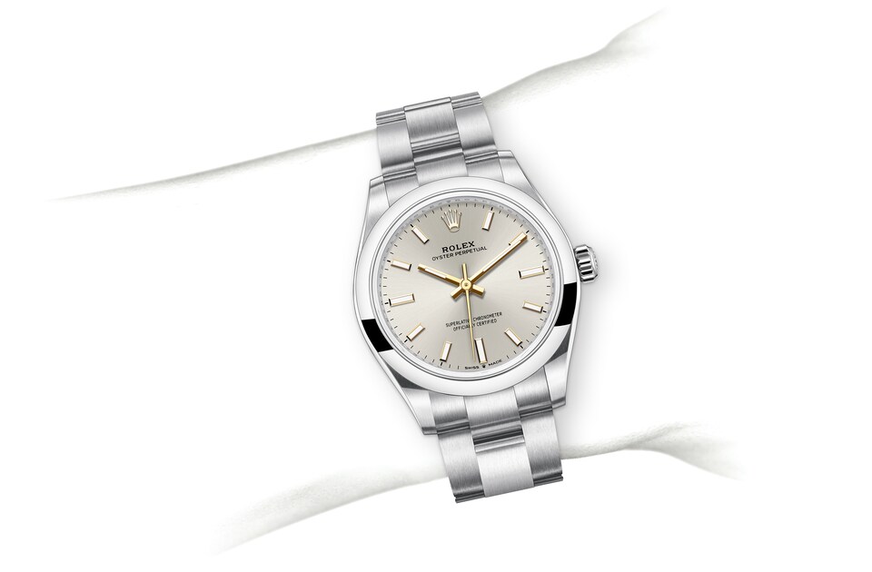 M277200-0001-on-wrist