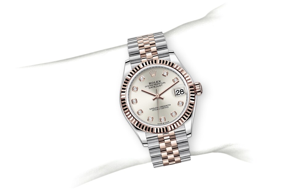 M278271-0016-on-wrist