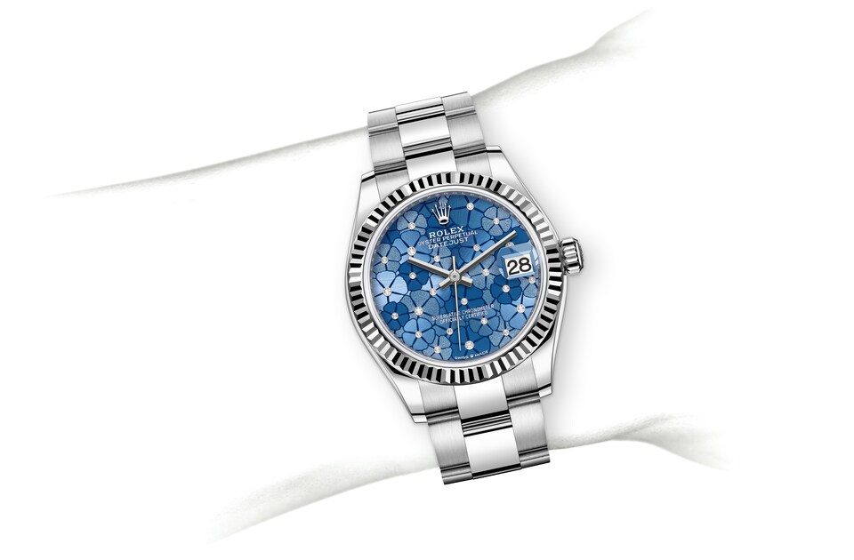 M278274-0035-on-wrist