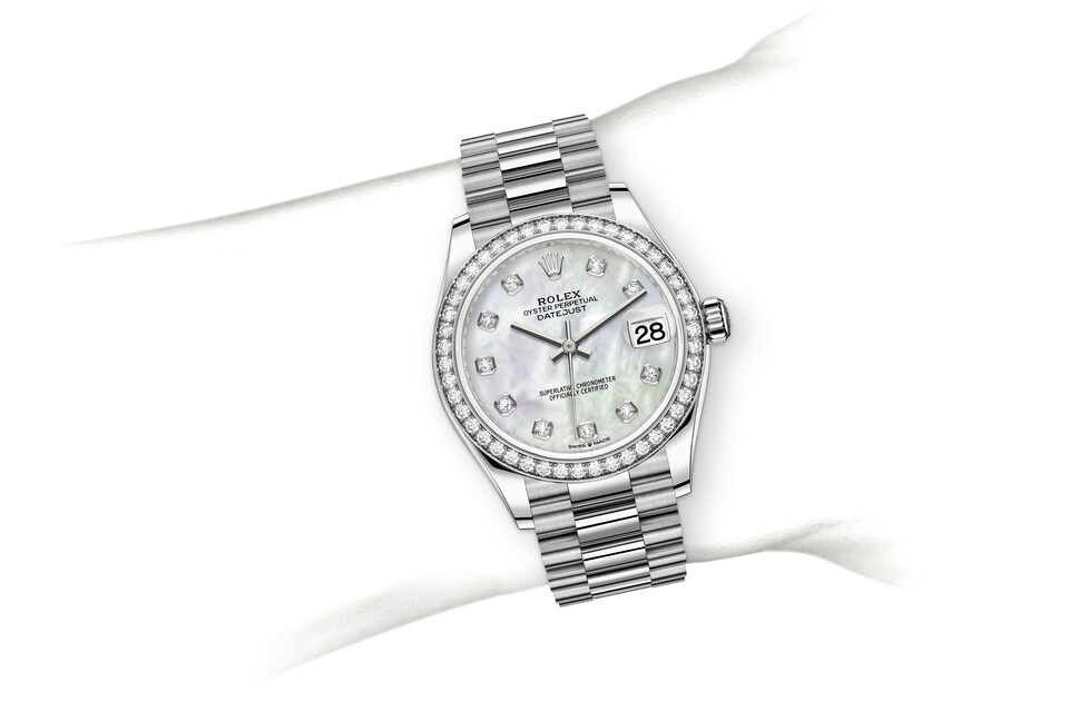 M278289RBR-0005-on-wrist