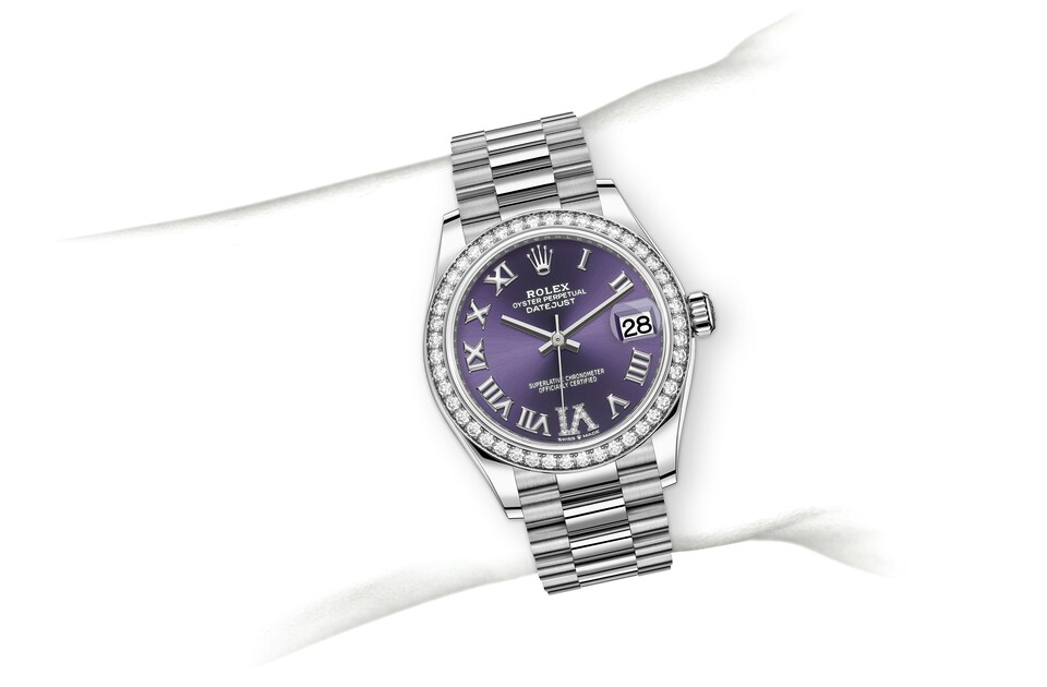 M278289RBR-0019-on-wrist