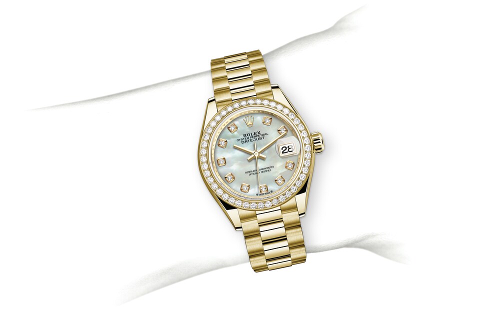 M279138RBR-0015-on-wrist