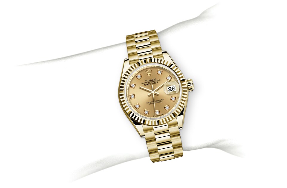 M279178-0017-on-wrist