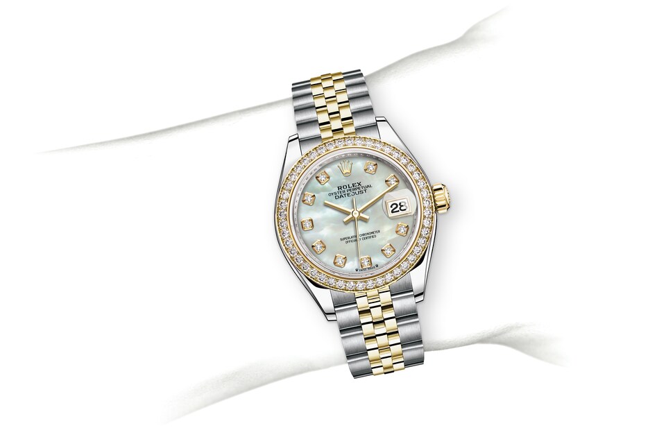 M279383RBR-0019-on-wrist